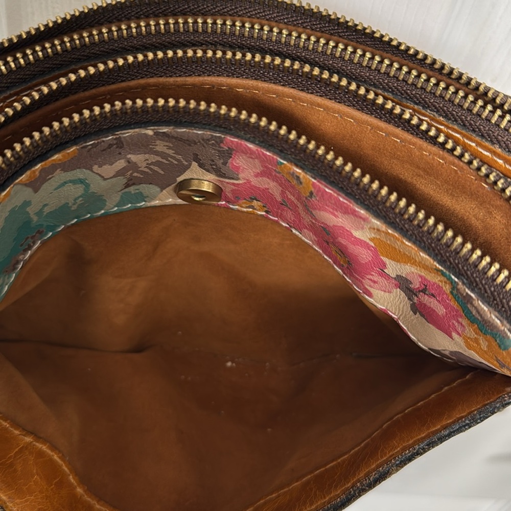 Patricia Nash crossbody gently used - Picture 7 of 8